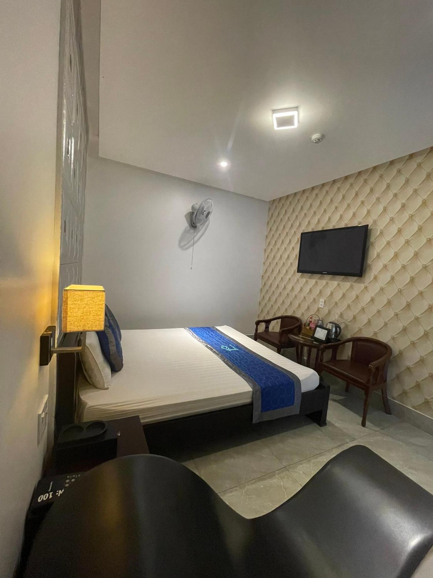 Phuc Hotel Cao Lãnh Esterno foto