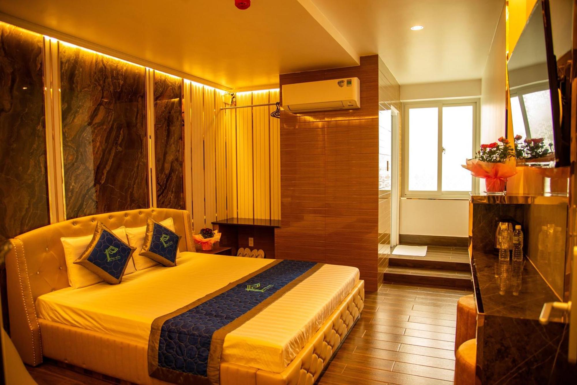Phuc Hotel Cao Lãnh Esterno foto